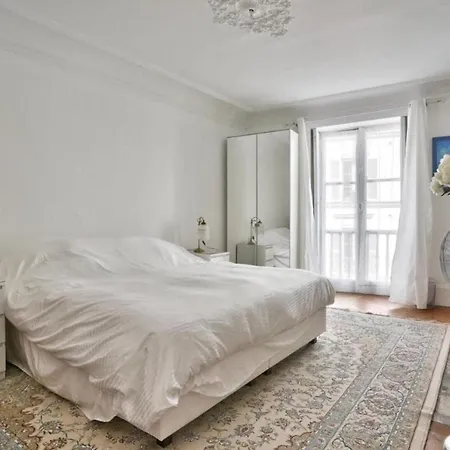 Appartement Very Large Nest 2 Steps From Montmartre *