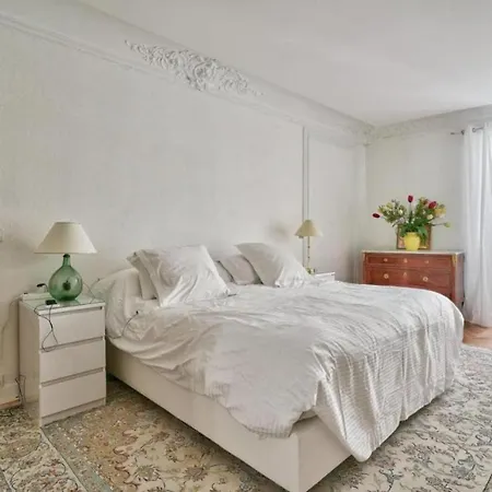 Very Large Nest 2 Steps From Montmartre Appartement