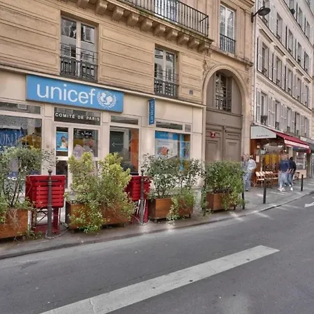 Very Large Nest 2 Steps From Montmartre Appartement Parijs